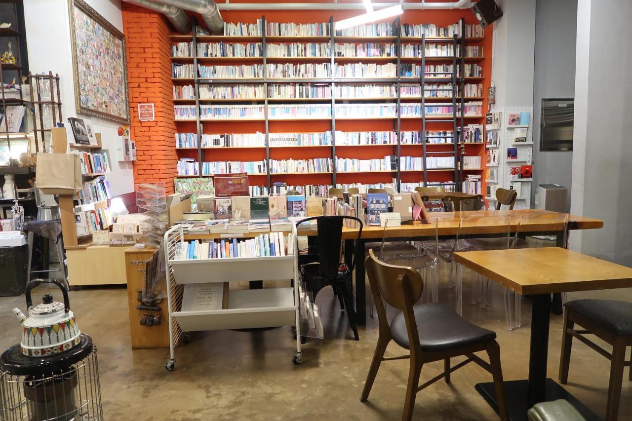 Andong Poong-Gyung Hostel N Library Exterior photo