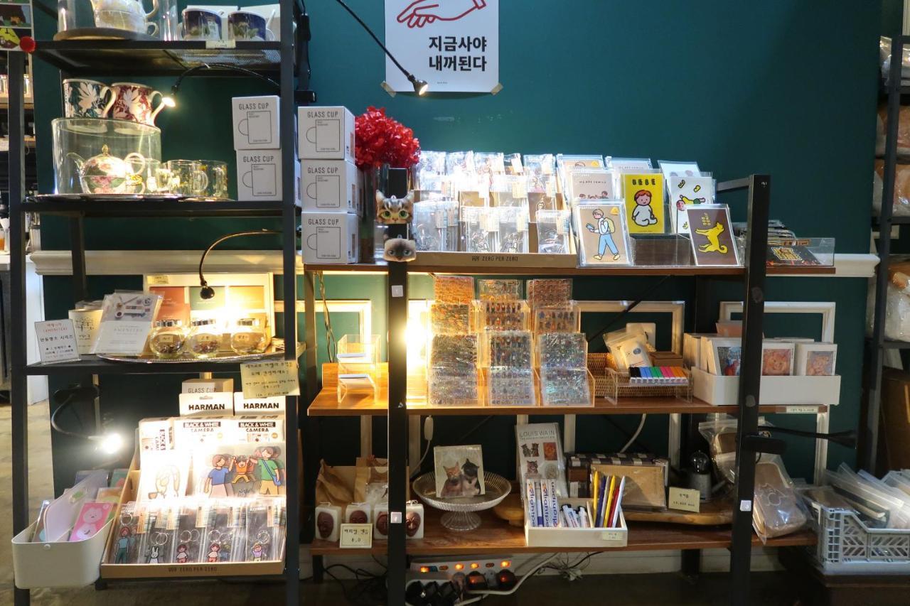 Andong Poong-Gyung Hostel N Library Exterior photo